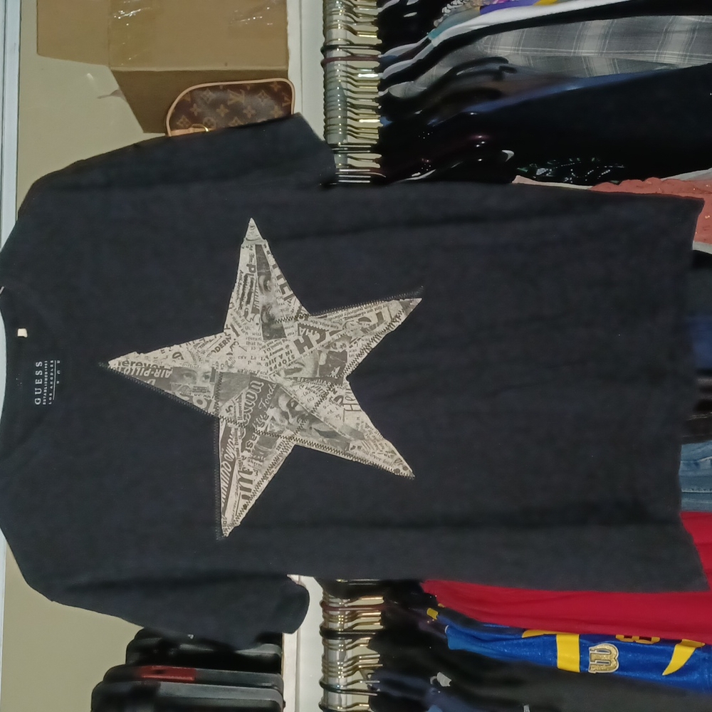 GUESS TSHIRT